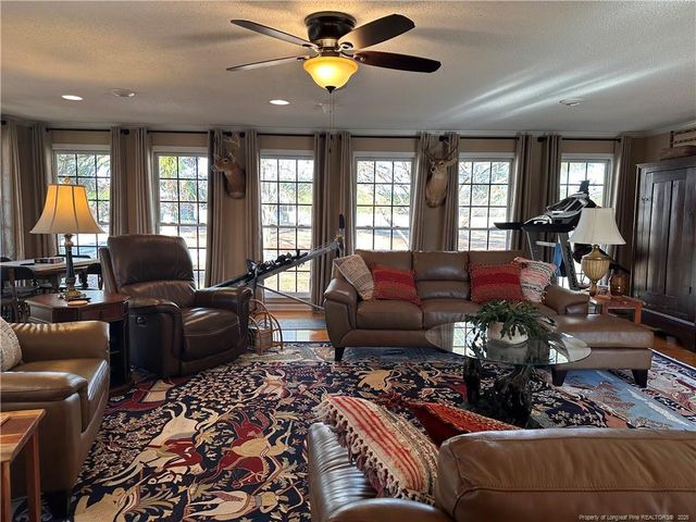 5199 Tobacco Road, Orrum, NC 28369