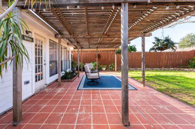 1611 Mission Ridge Trail, Carrollton, TX 75007