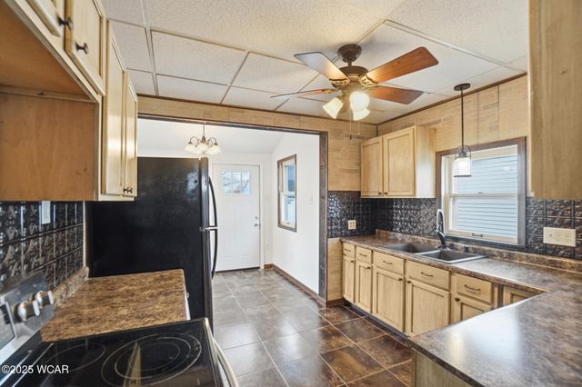 650 S Dewey Avenue, Lima, OH 45801