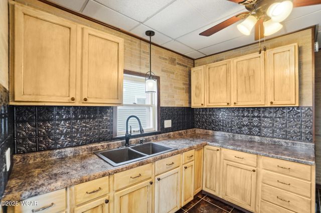 650 S Dewey Avenue, Lima, OH 45801