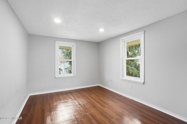 650 S Dewey Avenue, Lima, OH 45801