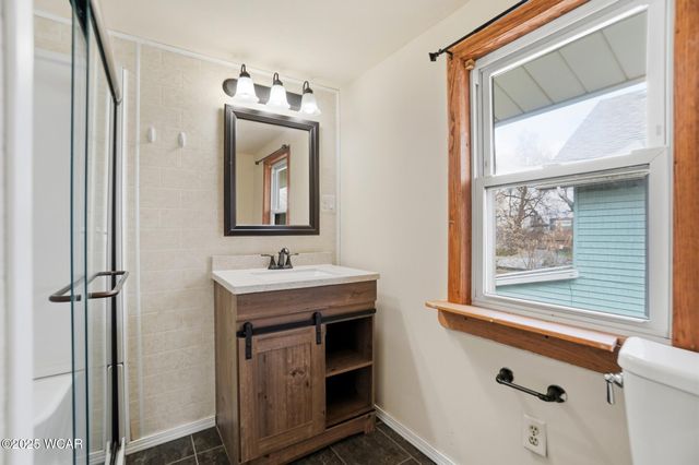 650 S Dewey Avenue, Lima, OH 45801