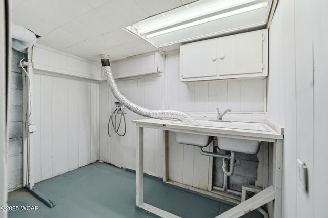 650 S Dewey Avenue, Lima, OH 45801