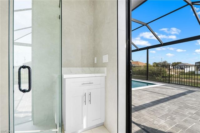 1615 NE 1st AVE, Cape Coral, FL 33909