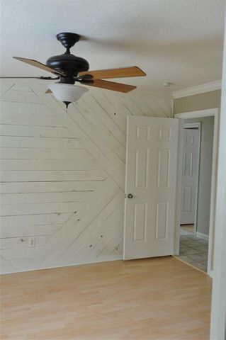 5 W Broken Oak Court, The Woodlands, TX 77381