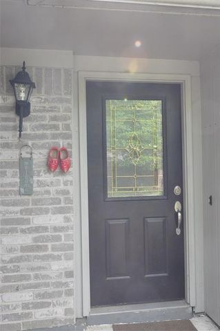 5 W Broken Oak Court, The Woodlands, TX 77381