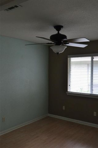 5 W Broken Oak Court, The Woodlands, TX 77381