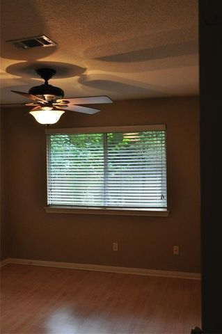 5 W Broken Oak Court, The Woodlands, TX 77381