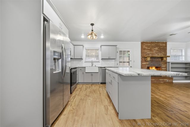 230 N Davis Avenue, Claremore, OK 74017