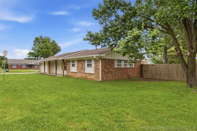 230 N Davis Avenue, Claremore, OK 74017