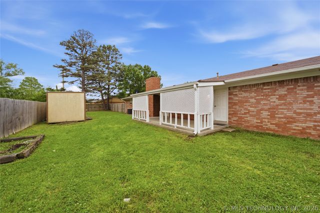 230 N Davis Avenue, Claremore, OK 74017