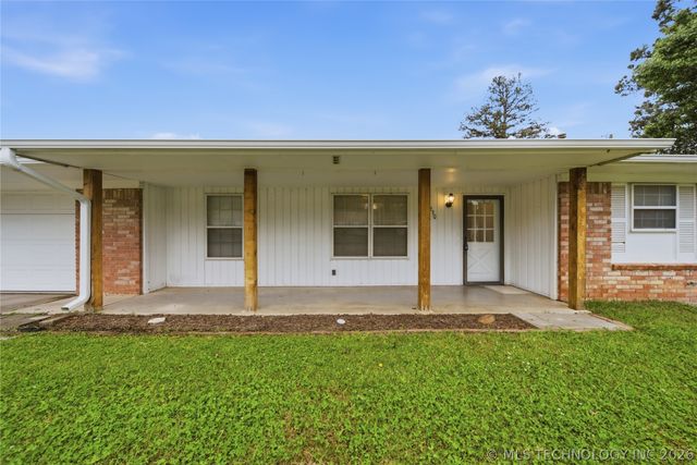 230 N Davis Avenue, Claremore, OK 74017