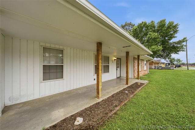 230 N Davis Avenue, Claremore, OK 74017
