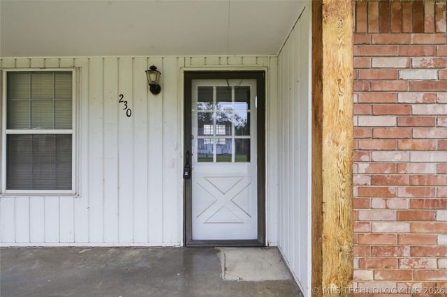 230 N Davis Avenue, Claremore, OK 74017