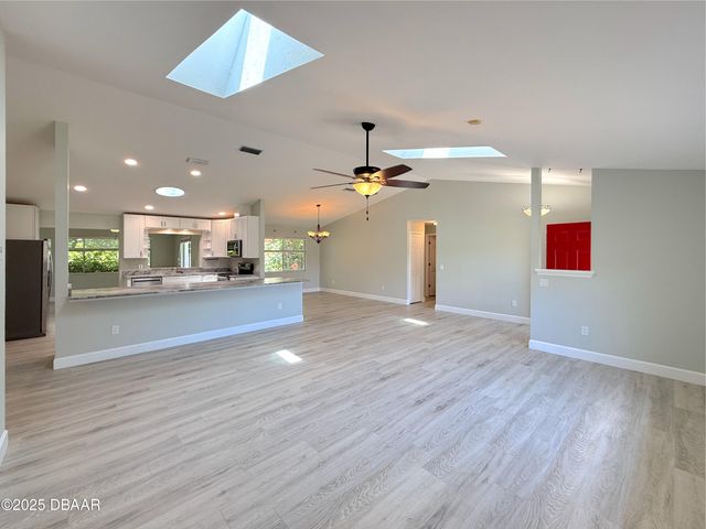 816 Scrub Oak Street, South Daytona, FL 32119