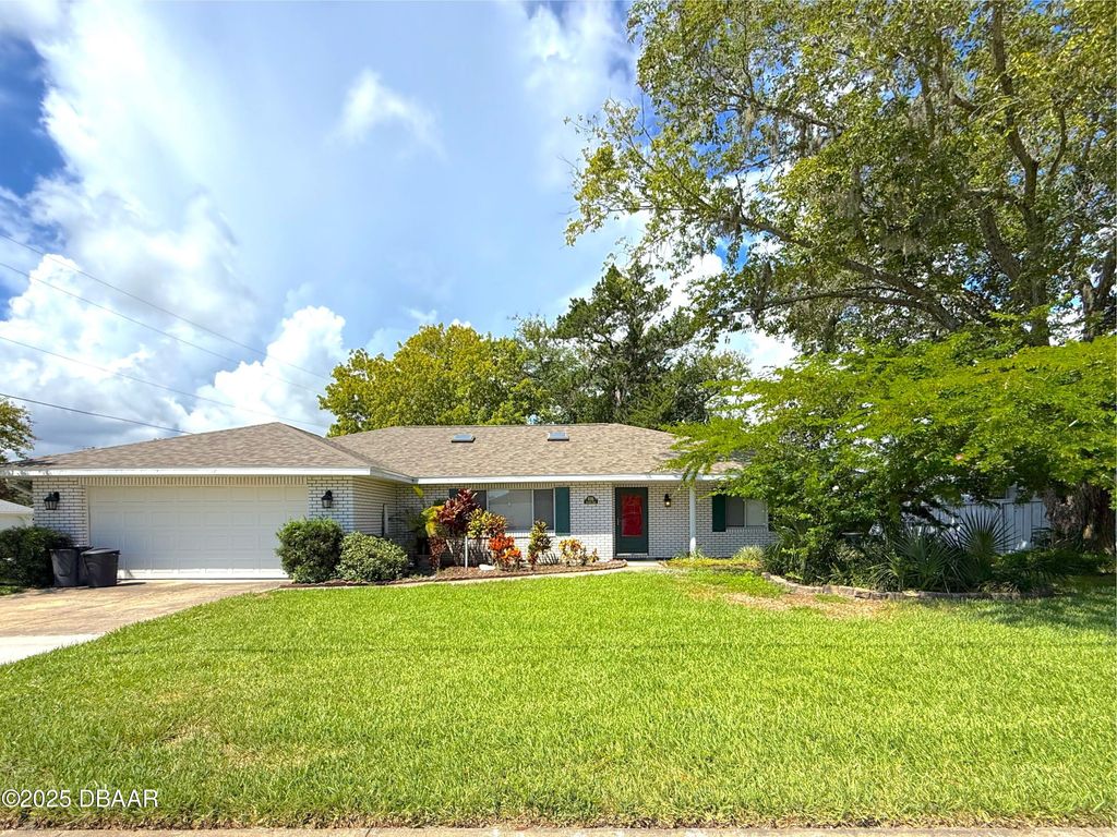816 Scrub Oak Street, South Daytona, FL 32119