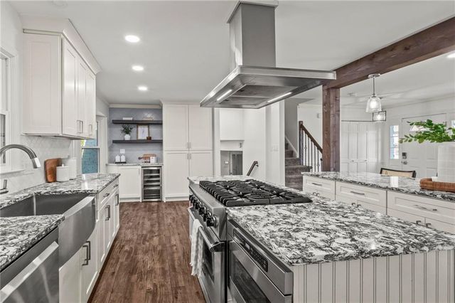 1106 Aurora Court, Dunwoody, GA 30338