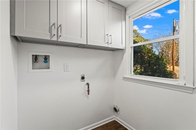 1106 Aurora Court, Dunwoody, GA 30338