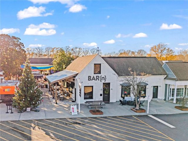 1106 Aurora Court, Dunwoody, GA 30338