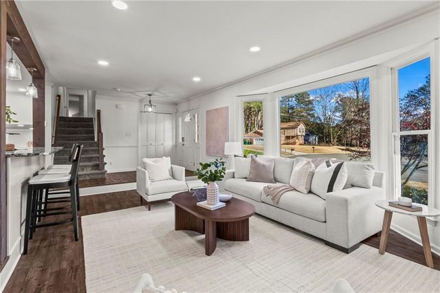 1106 Aurora Court, Dunwoody, GA 30338