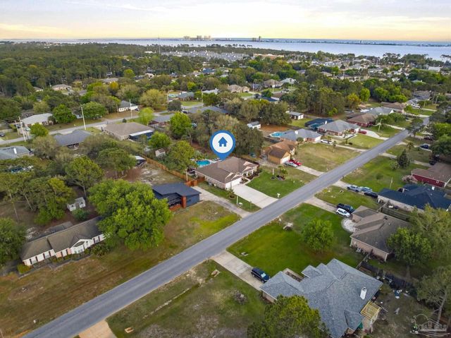 1952 Coral St, Navarre, FL 32566
