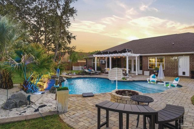 1952 Coral St, Navarre, FL 32566