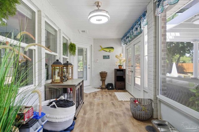 1952 Coral St, Navarre, FL 32566