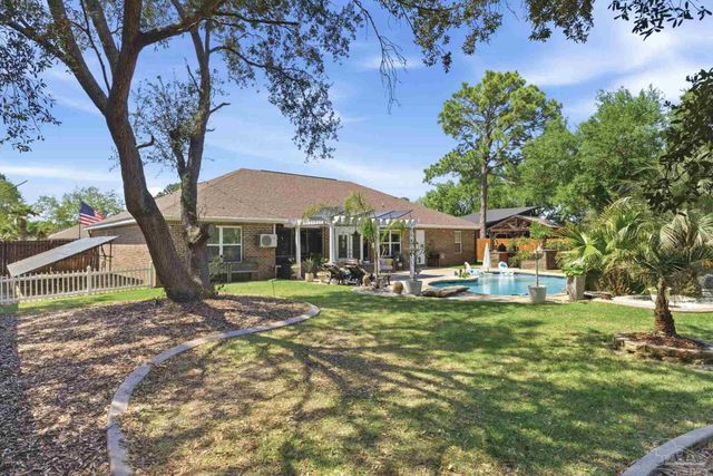 1952 Coral St, Navarre, FL 32566