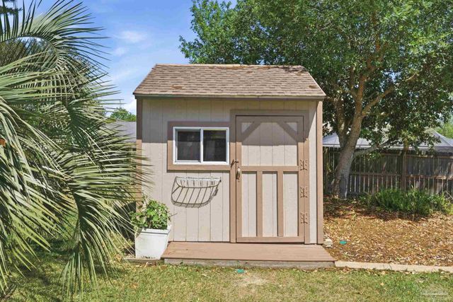1952 Coral St, Navarre, FL 32566