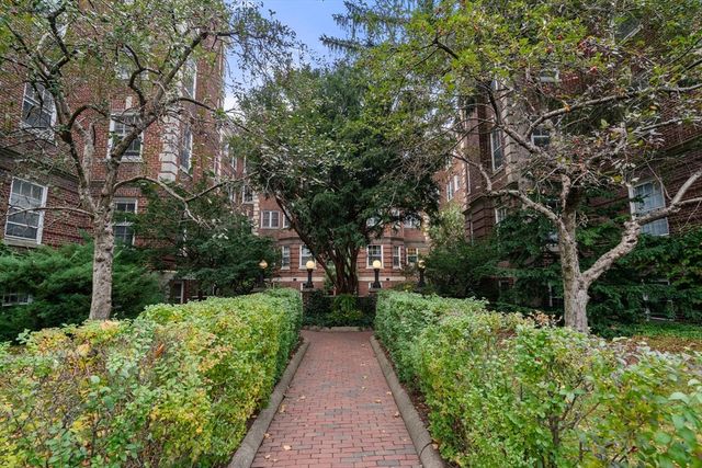 43 Linnaean Street 35A, Cambridge, MA 02138