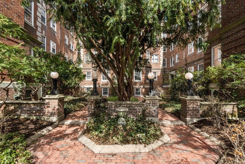 43 Linnaean Street 35A, Cambridge, MA 02138