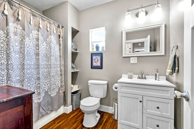 407 W Benton Street, Monett, MO 65708