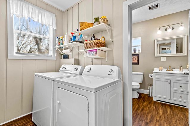 407 W Benton Street, Monett, MO 65708