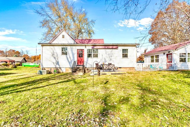 407 W Benton Street, Monett, MO 65708