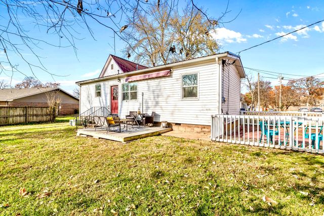 407 W Benton Street, Monett, MO 65708