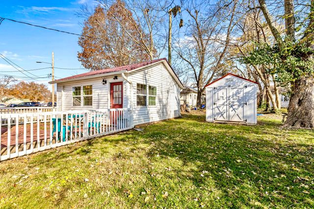 407 W Benton Street, Monett, MO 65708