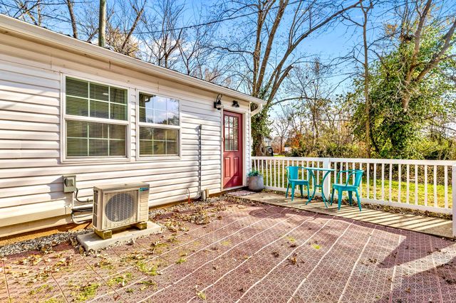 407 W Benton Street, Monett, MO 65708