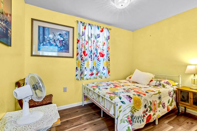 407 W Benton Street, Monett, MO 65708