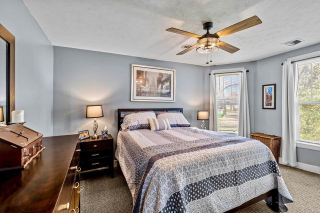 407 W Benton Street, Monett, MO 65708