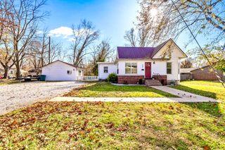 407 W Benton Street, Monett, MO 65708