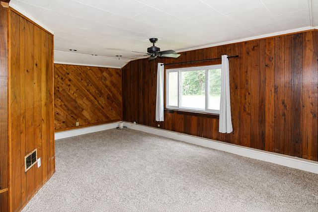 403 Maplewood Drive, Lakemoor, IL 60051