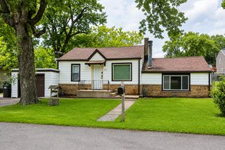 403 Maplewood Drive, Lakemoor, IL 60051