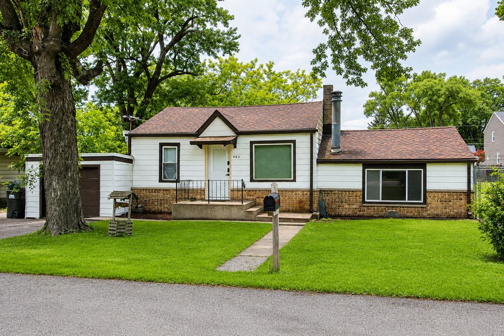 403 Maplewood Drive, Lakemoor, IL 60051