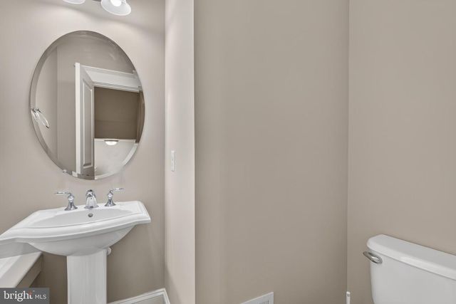 6295 15TH PL N, Arlington, VA 22205