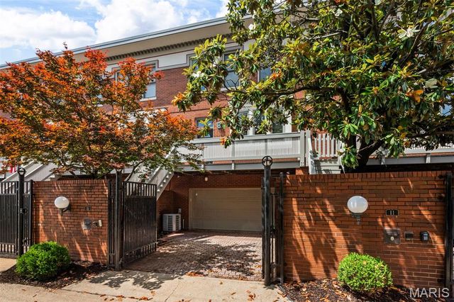 10 Portland Court, St Louis, MO 63108