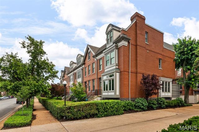 10 Portland Court, St Louis, MO 63108