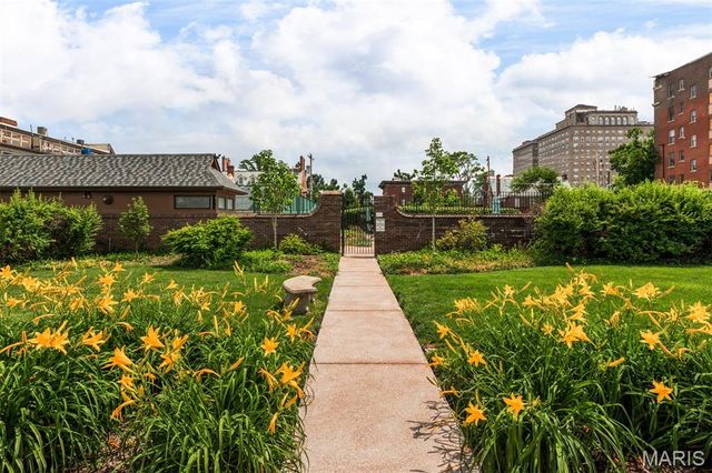 10 Portland Court, St Louis, MO 63108