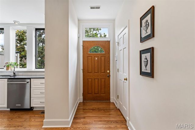 10 Portland Court, St Louis, MO 63108