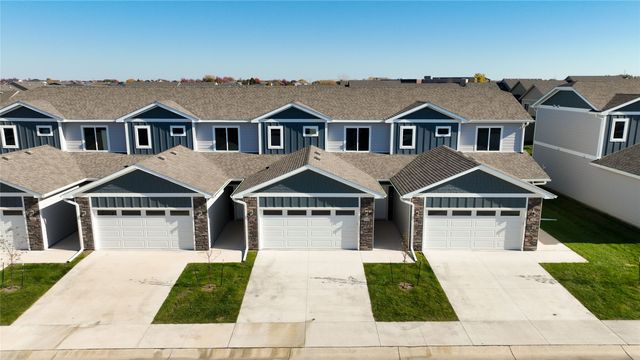 249 NW Waverly Drive, Waukee, IA 50263