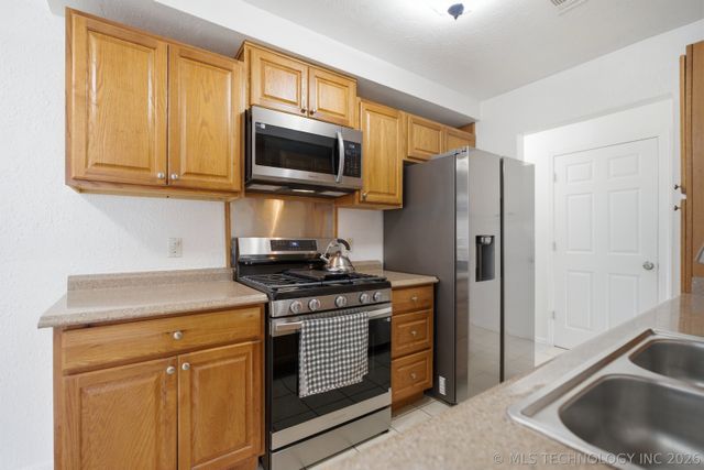 8422 N 116th East Avenue, Owasso, OK 74055